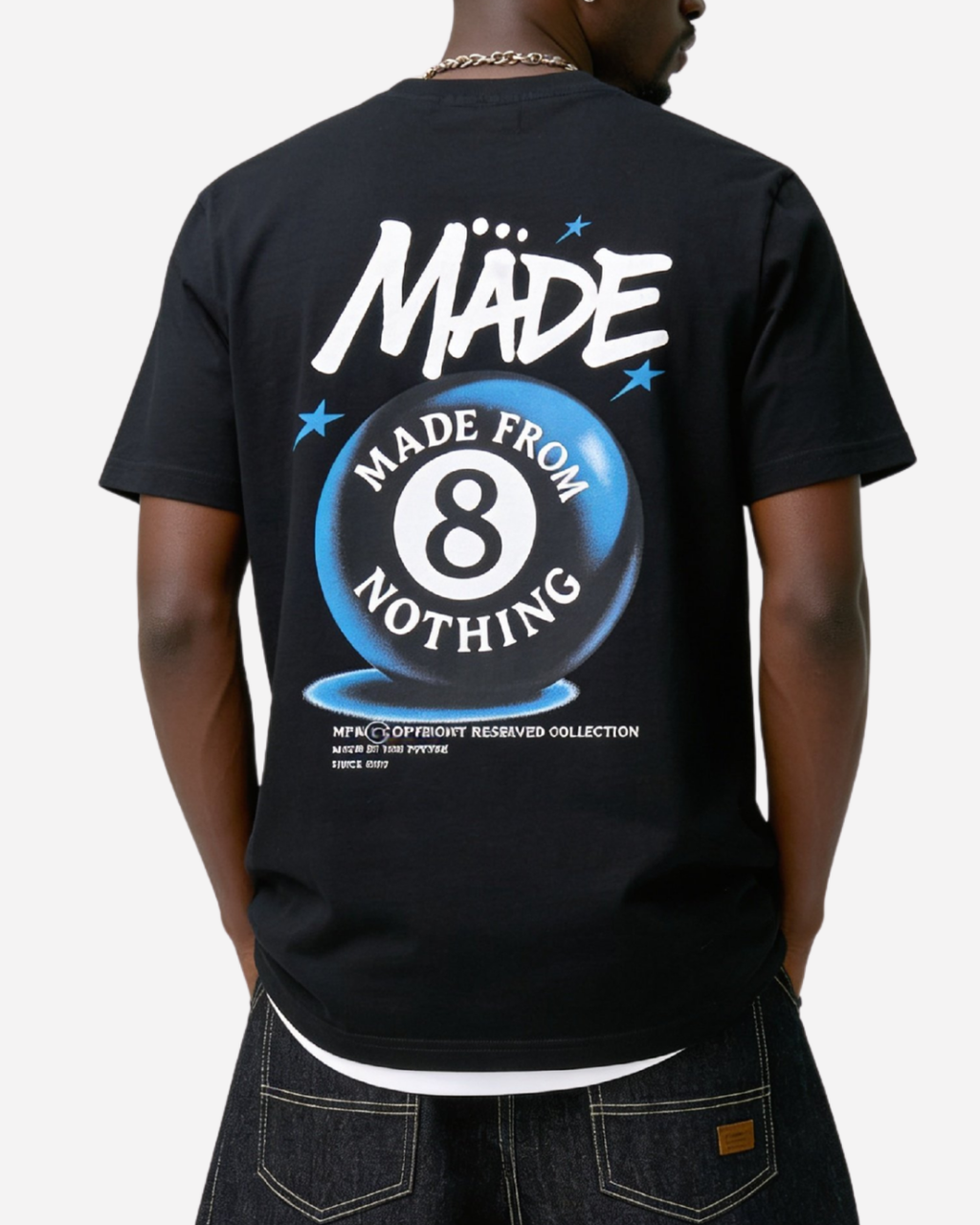 T-shirt black eight
